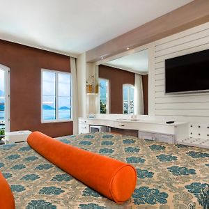 Standard Side Sea View Room
