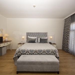 Suite à 2 Chambres à Coucher
